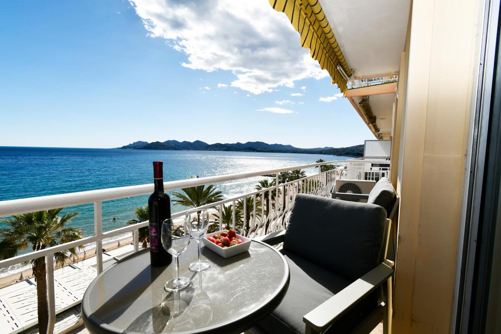 Plage Du Midi- Vue Sur Mer Standing Presta Cannes Exteriör bild